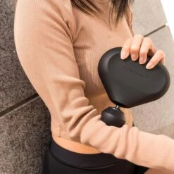 Therabody Massagepistole Theragun Mini, 3 Geschwindigkeiten, 2400 Impulse/Min, 1 Aufsatz -Heimladen 956855d5833dc91e9414635b64284377582bd0e0 massagepistole therabody theragun mini